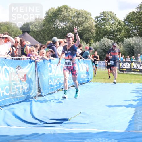 25.08.2024 - Elbe Triathlon Hamburg H.Heesch http://msf.ph/oto/6879855 25.08.2024 11:52:37 Ziel 483, 1455, 1558, 1562 meine-sportfotos.de