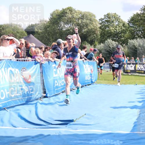 25.08.2024 - Elbe Triathlon Hamburg H.Heesch http://msf.ph/oto/6879857 25.08.2024 11:52:37 Ziel 483, 1455, 1558, 1562 meine-sportfotos.de