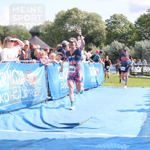 25.08.2024 - Elbe Triathlon Hamburg H.Heesch http://msf.ph/oto/6879859 25.08.2024 11:52:37 Ziel 483, 1455, 1558, 1562 meine-sportfotos.de