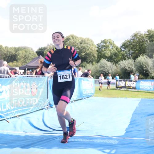 25.08.2024 - Elbe Triathlon Hamburg H.Heesch http://msf.ph/oto/6879860 25.08.2024 12:18:51 Ziel 1627, 1635 meine-sportfotos.de