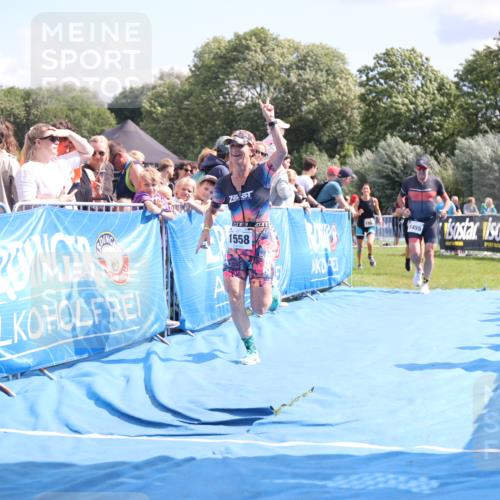 25.08.2024 - Elbe Triathlon Hamburg H.Heesch http://msf.ph/oto/6879861 25.08.2024 11:52:37 Ziel 483, 1455, 1558, 1562 meine-sportfotos.de