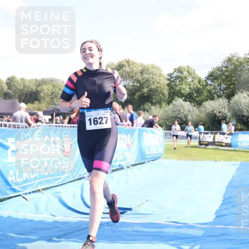 25.08.2024 - Elbe Triathlon Hamburg H.Heesch http://msf.ph/oto/6879866 25.08.2024 12:18:51 Ziel 1627, 1635 meine-sportfotos.de
