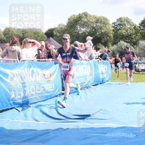 25.08.2024 - Elbe Triathlon Hamburg H.Heesch http://msf.ph/oto/6879871 25.08.2024 11:52:37 Ziel 483, 1455, 1558, 1562 meine-sportfotos.de