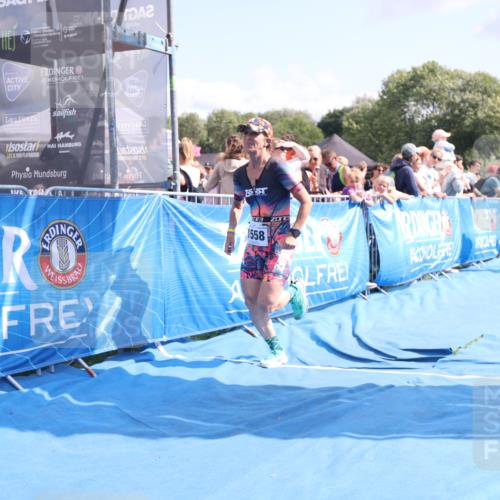 25.08.2024 - Elbe Triathlon Hamburg H.Heesch http://msf.ph/oto/6879890 25.08.2024 11:52:38 Ziel 483, 1455, 1558, 1562 meine-sportfotos.de