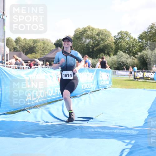 25.08.2024 - Elbe Triathlon Hamburg H.Heesch http://msf.ph/oto/6879907 25.08.2024 12:19:12 Ziel 1614 meine-sportfotos.de