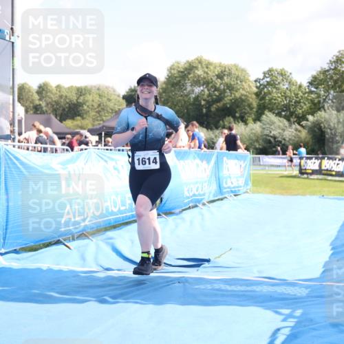 25.08.2024 - Elbe Triathlon Hamburg H.Heesch http://msf.ph/oto/6879909 25.08.2024 12:19:13 Ziel 1614 meine-sportfotos.de