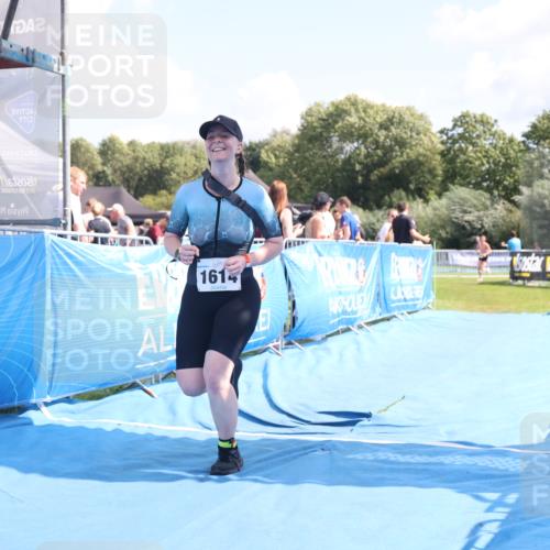 25.08.2024 - Elbe Triathlon Hamburg H.Heesch http://msf.ph/oto/6879916 25.08.2024 12:19:13 Ziel 1614 meine-sportfotos.de