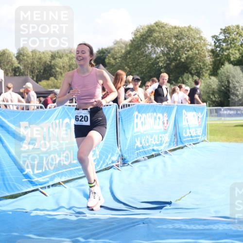 25.08.2024 - Elbe Triathlon Hamburg H.Heesch http://msf.ph/oto/6879918 25.08.2024 12:19:21 Ziel 1620 meine-sportfotos.de