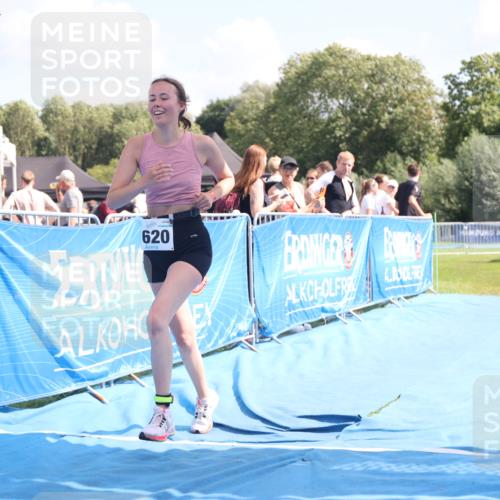 25.08.2024 - Elbe Triathlon Hamburg H.Heesch http://msf.ph/oto/6879920 25.08.2024 12:19:21 Ziel 1620 meine-sportfotos.de