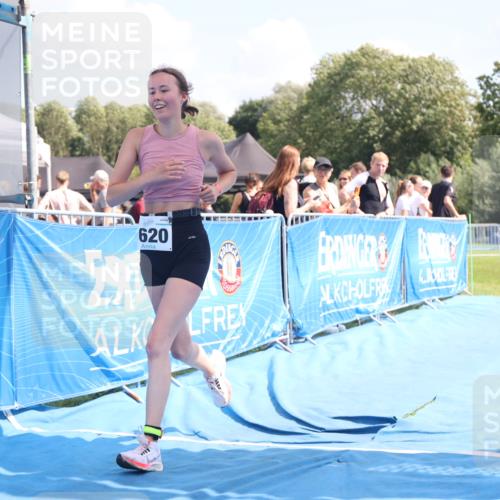 25.08.2024 - Elbe Triathlon Hamburg H.Heesch http://msf.ph/oto/6879924 25.08.2024 12:19:21 Ziel 1620 meine-sportfotos.de