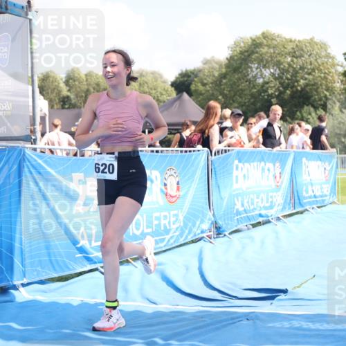 25.08.2024 - Elbe Triathlon Hamburg H.Heesch http://msf.ph/oto/6879926 25.08.2024 12:19:21 Ziel 1620 meine-sportfotos.de