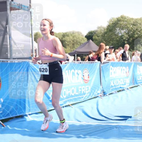 25.08.2024 - Elbe Triathlon Hamburg H.Heesch http://msf.ph/oto/6879932 25.08.2024 12:19:22 Ziel 1620 meine-sportfotos.de