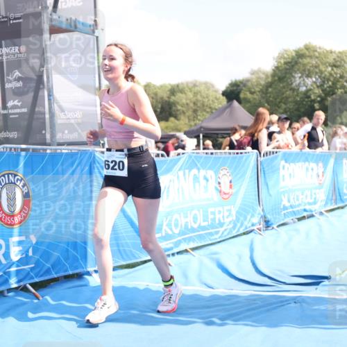 25.08.2024 - Elbe Triathlon Hamburg H.Heesch http://msf.ph/oto/6879935 25.08.2024 12:19:22 Ziel 1620 meine-sportfotos.de