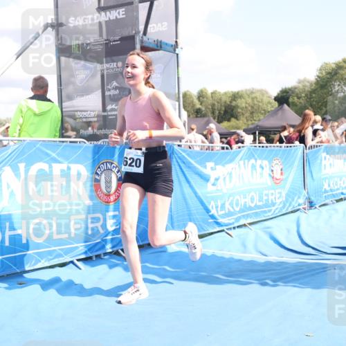 25.08.2024 - Elbe Triathlon Hamburg H.Heesch http://msf.ph/oto/6879941 25.08.2024 12:19:22 Ziel 1620 meine-sportfotos.de