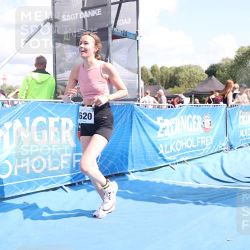 25.08.2024 - Elbe Triathlon Hamburg H.Heesch http://msf.ph/oto/6879944 25.08.2024 12:19:22 Ziel 1620 meine-sportfotos.de
