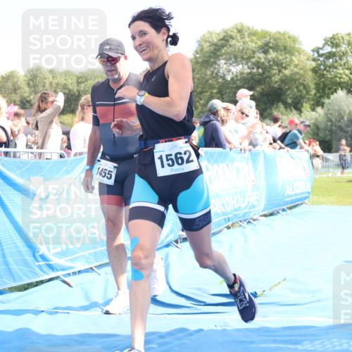 25.08.2024 - Elbe Triathlon Hamburg H.Heesch http://msf.ph/oto/6879948 25.08.2024 11:52:41 Ziel 483, 1455, 1558, 1562 meine-sportfotos.de