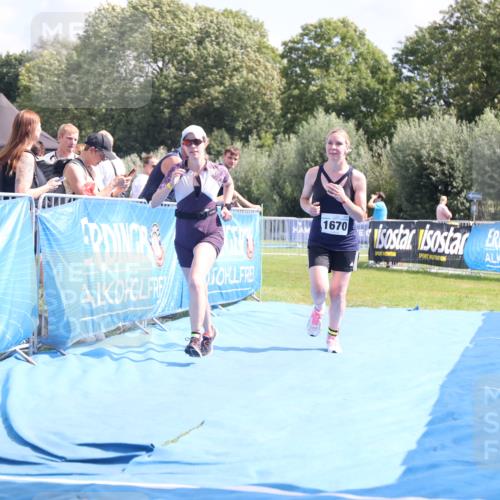 25.08.2024 - Elbe Triathlon Hamburg H.Heesch http://msf.ph/oto/6879949 25.08.2024 12:20:31 Ziel 504, 1670 meine-sportfotos.de