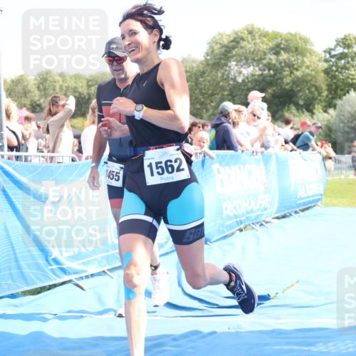 25.08.2024 - Elbe Triathlon Hamburg H.Heesch http://msf.ph/oto/6879950 25.08.2024 11:52:41 Ziel 483, 1455, 1558, 1562 meine-sportfotos.de