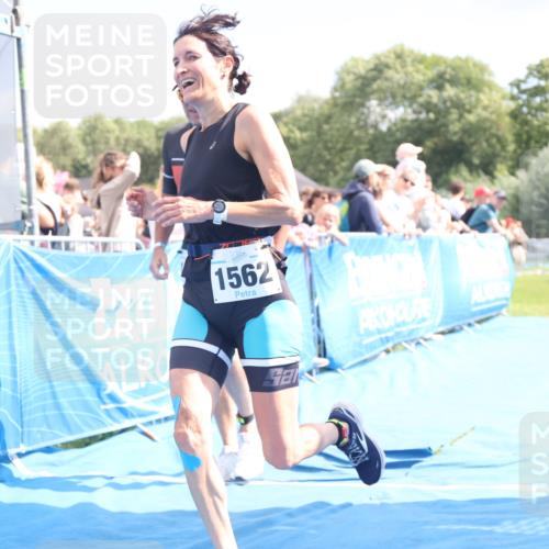 25.08.2024 - Elbe Triathlon Hamburg H.Heesch http://msf.ph/oto/6879952 25.08.2024 11:52:41 Ziel 483, 1455, 1558, 1562 meine-sportfotos.de