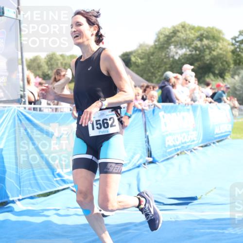 25.08.2024 - Elbe Triathlon Hamburg H.Heesch http://msf.ph/oto/6879954 25.08.2024 11:52:42 Ziel 483, 1455, 1558, 1562 meine-sportfotos.de