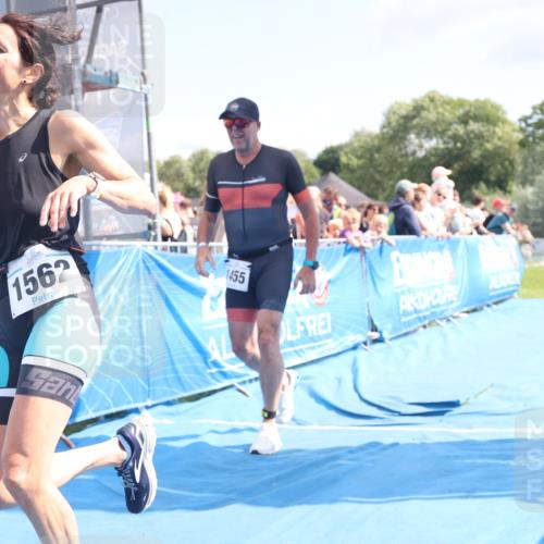 25.08.2024 - Elbe Triathlon Hamburg H.Heesch http://msf.ph/oto/6879966 25.08.2024 11:52:42 Ziel 483, 1455, 1558, 1562 meine-sportfotos.de