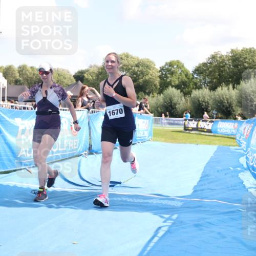 25.08.2024 - Elbe Triathlon Hamburg H.Heesch http://msf.ph/oto/6879969 25.08.2024 12:20:33 Ziel 504, 1670 meine-sportfotos.de