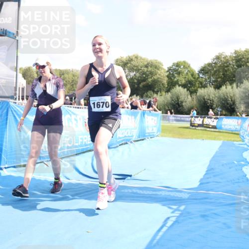 25.08.2024 - Elbe Triathlon Hamburg H.Heesch http://msf.ph/oto/6879980 25.08.2024 12:20:33 Ziel 504, 1670 meine-sportfotos.de