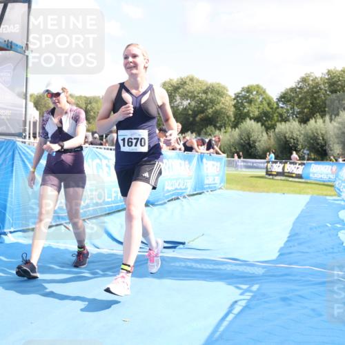 25.08.2024 - Elbe Triathlon Hamburg H.Heesch http://msf.ph/oto/6879982 25.08.2024 12:20:33 Ziel 504, 1670 meine-sportfotos.de