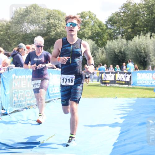 25.08.2024 - Elbe Triathlon Hamburg H.Heesch http://msf.ph/oto/6880019 25.08.2024 11:52:52 Ziel 1592, 1716 meine-sportfotos.de