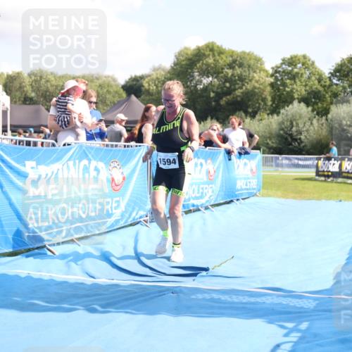 25.08.2024 - Elbe Triathlon Hamburg H.Heesch http://msf.ph/oto/6880025 25.08.2024 12:21:48 Ziel 1594 meine-sportfotos.de