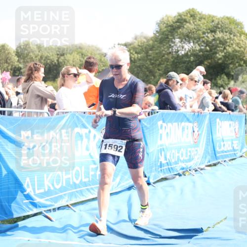 25.08.2024 - Elbe Triathlon Hamburg H.Heesch http://msf.ph/oto/6880032 25.08.2024 11:52:53 Ziel 1465, 1592, 1716 meine-sportfotos.de