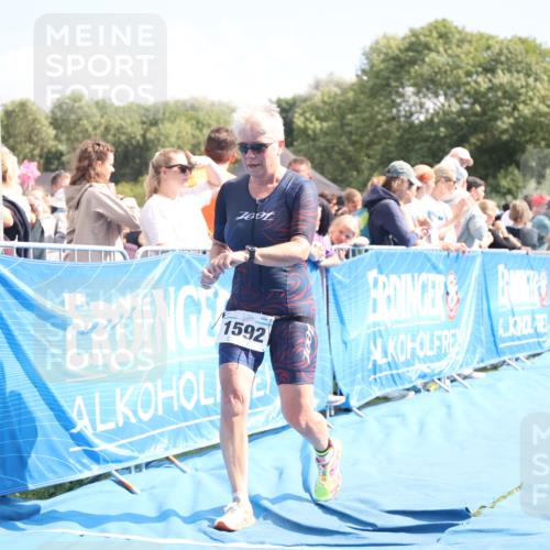 25.08.2024 - Elbe Triathlon Hamburg H.Heesch http://msf.ph/oto/6880037 25.08.2024 11:52:53 Ziel 1465, 1592, 1716 meine-sportfotos.de