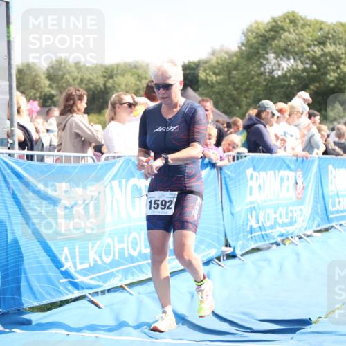 25.08.2024 - Elbe Triathlon Hamburg H.Heesch http://msf.ph/oto/6880041 25.08.2024 11:52:53 Ziel 1465, 1592, 1716 meine-sportfotos.de