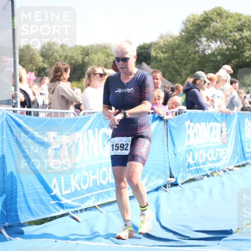 25.08.2024 - Elbe Triathlon Hamburg H.Heesch http://msf.ph/oto/6880043 25.08.2024 11:52:53 Ziel 1465, 1592, 1716 meine-sportfotos.de