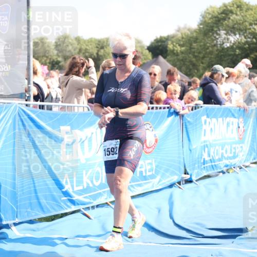 25.08.2024 - Elbe Triathlon Hamburg H.Heesch http://msf.ph/oto/6880056 25.08.2024 11:52:54 Ziel 1465, 1592, 1716 meine-sportfotos.de