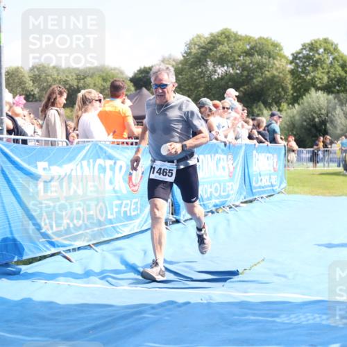 25.08.2024 - Elbe Triathlon Hamburg H.Heesch http://msf.ph/oto/6880078 25.08.2024 11:53:01 Ziel 1465 meine-sportfotos.de