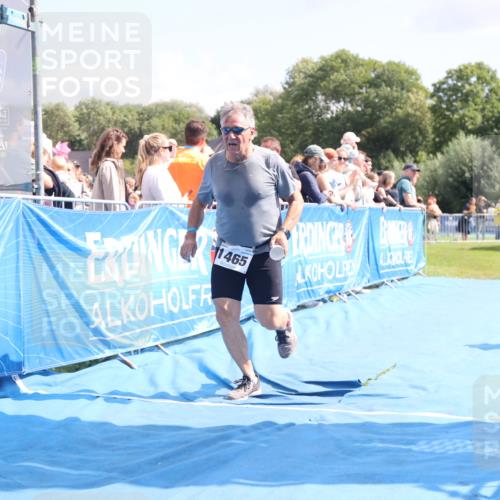25.08.2024 - Elbe Triathlon Hamburg H.Heesch http://msf.ph/oto/6880082 25.08.2024 11:53:01 Ziel 1465 meine-sportfotos.de