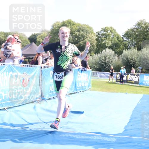 25.08.2024 - Elbe Triathlon Hamburg H.Heesch http://msf.ph/oto/6880088 25.08.2024 12:22:48 Ziel 1639 meine-sportfotos.de