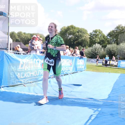 25.08.2024 - Elbe Triathlon Hamburg H.Heesch http://msf.ph/oto/6880102 25.08.2024 12:22:48 Ziel 1639 meine-sportfotos.de
