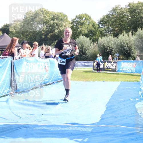 25.08.2024 - Elbe Triathlon Hamburg H.Heesch http://msf.ph/oto/6880111 25.08.2024 12:22:59 Ziel 1536 meine-sportfotos.de