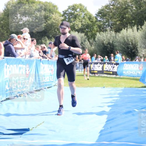 25.08.2024 - Elbe Triathlon Hamburg H.Heesch http://msf.ph/oto/6880112 25.08.2024 11:53:11 Ziel 579, 1519 meine-sportfotos.de