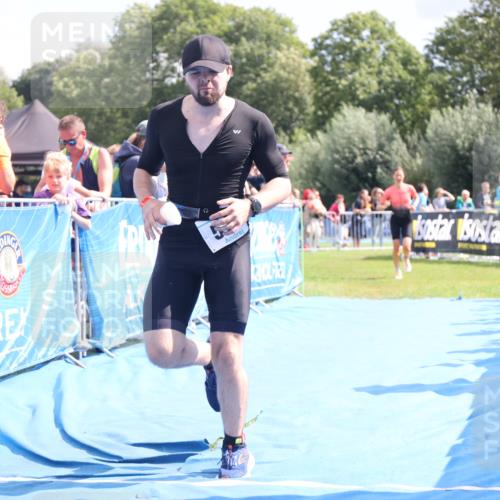 25.08.2024 - Elbe Triathlon Hamburg H.Heesch http://msf.ph/oto/6880134 25.08.2024 11:53:12 Ziel 579, 1519 meine-sportfotos.de