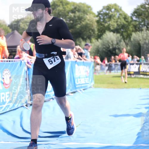 25.08.2024 - Elbe Triathlon Hamburg H.Heesch http://msf.ph/oto/6880140 25.08.2024 11:53:12 Ziel 579, 1519 meine-sportfotos.de