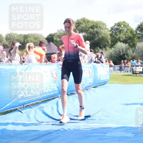 25.08.2024 - Elbe Triathlon Hamburg H.Heesch http://msf.ph/oto/6880175 25.08.2024 11:53:16 Ziel 579, 1519 meine-sportfotos.de