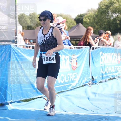 25.08.2024 - Elbe Triathlon Hamburg H.Heesch http://msf.ph/oto/6880191 25.08.2024 12:23:12 Ziel 1584 meine-sportfotos.de
