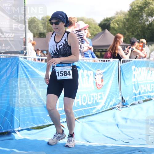 25.08.2024 - Elbe Triathlon Hamburg H.Heesch http://msf.ph/oto/6880194 25.08.2024 12:23:12 Ziel 1584 meine-sportfotos.de