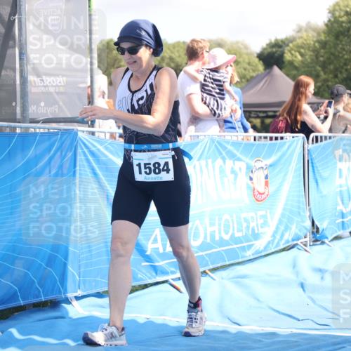 25.08.2024 - Elbe Triathlon Hamburg H.Heesch http://msf.ph/oto/6880200 25.08.2024 12:23:12 Ziel 1584 meine-sportfotos.de
