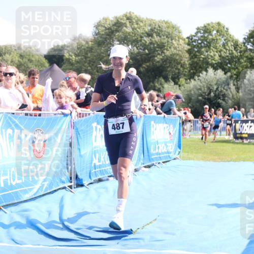 25.08.2024 - Elbe Triathlon Hamburg H.Heesch http://msf.ph/oto/6880220 25.08.2024 11:53:40 Ziel 475, 477, 487, 1508, 1569 meine-sportfotos.de