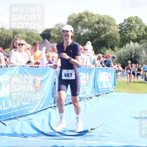 25.08.2024 - Elbe Triathlon Hamburg H.Heesch http://msf.ph/oto/6880228 25.08.2024 11:53:40 Ziel 475, 477, 487, 1508, 1569 meine-sportfotos.de