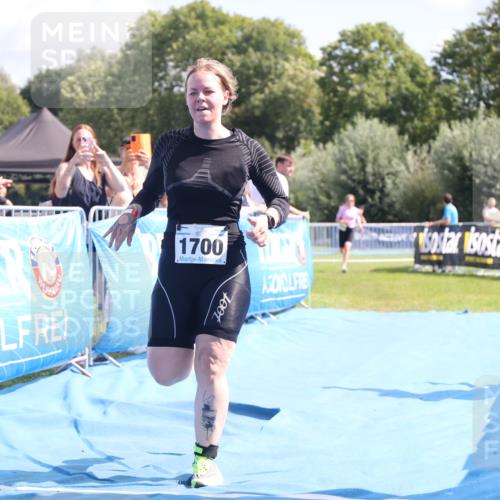 25.08.2024 - Elbe Triathlon Hamburg H.Heesch http://msf.ph/oto/6880238 25.08.2024 12:23:26 Ziel 1668, 1700 meine-sportfotos.de